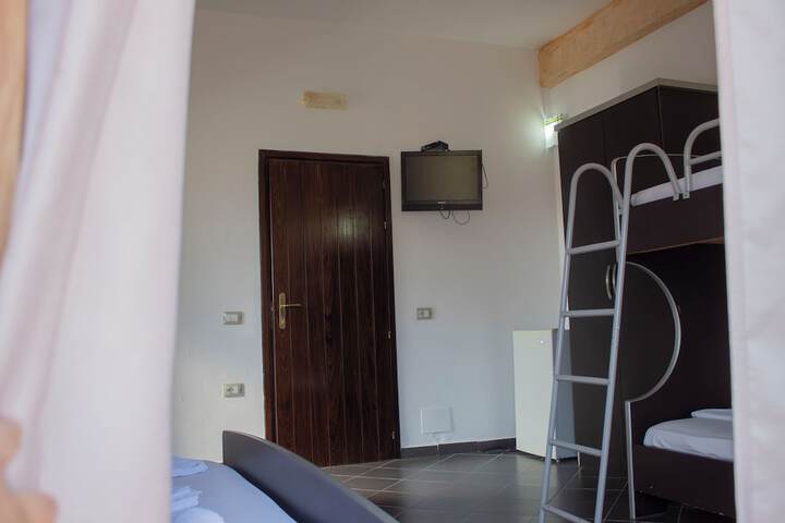 Room 6 of 51