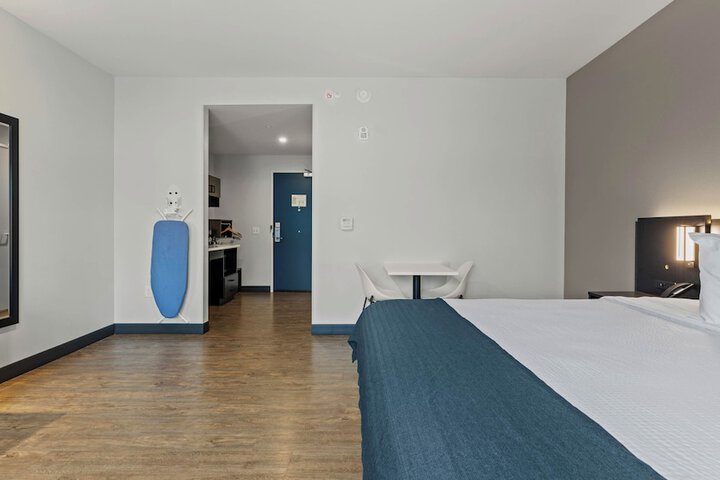 Room 16 of 37