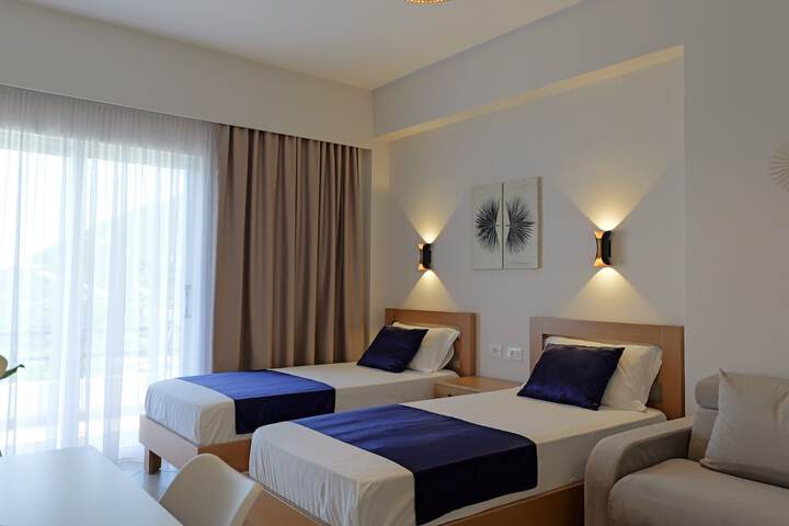 Room 13 of 52