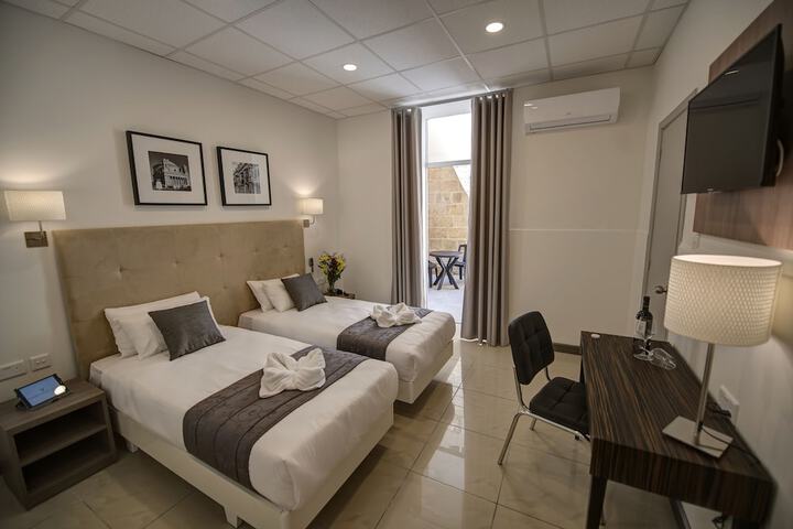 Room 8 of 41