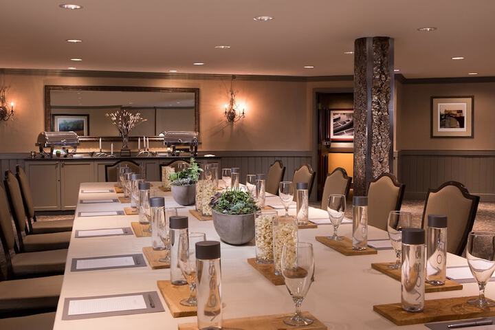 Banquet hall