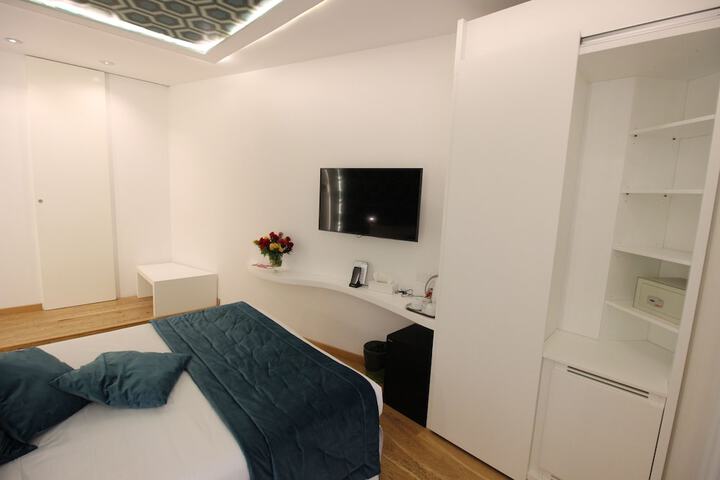 Room 30 of 238