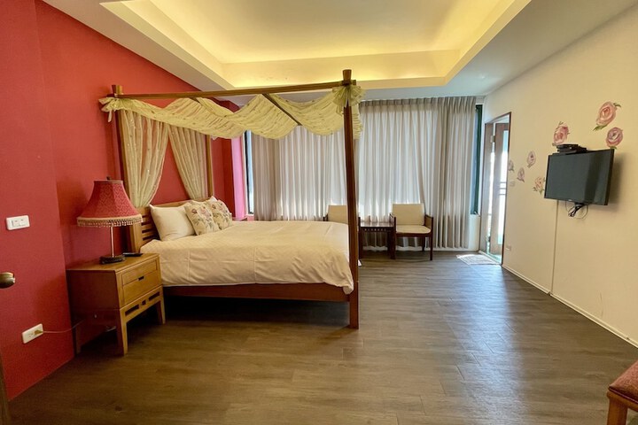 Room 6 of 24