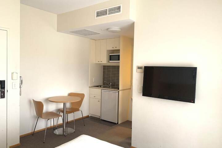 Room 17 of 38