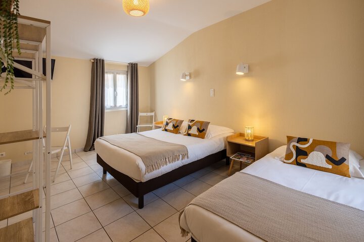 Room 15 of 36