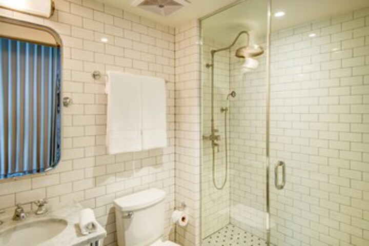 Room 6 of 36