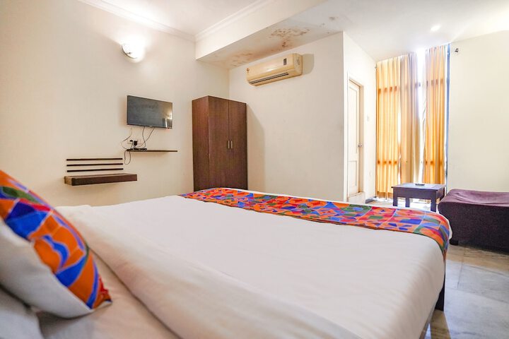 Room 14 of 27