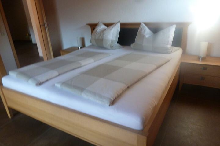 Room 8 of 90