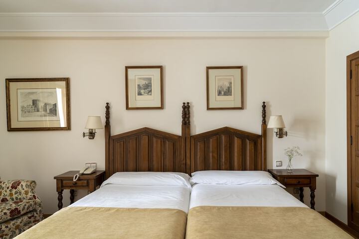 Room 6 of 35