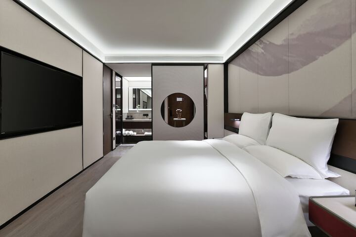 Room 11 of 39