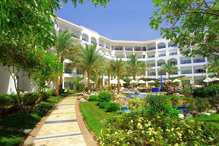Hotel Exterior 65 of 98