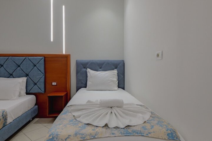 Room 16 of 101
