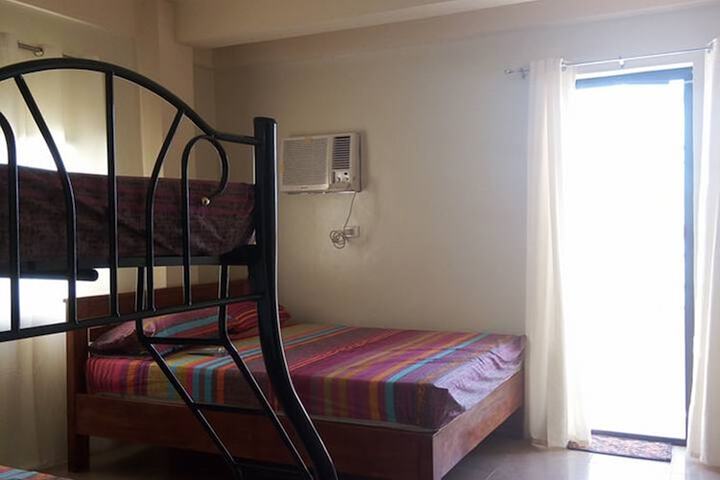 Room 5 of 18