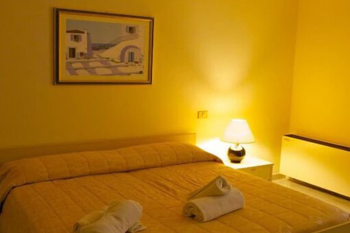 Room 7 of 10