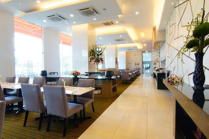 Dining 96 of 148