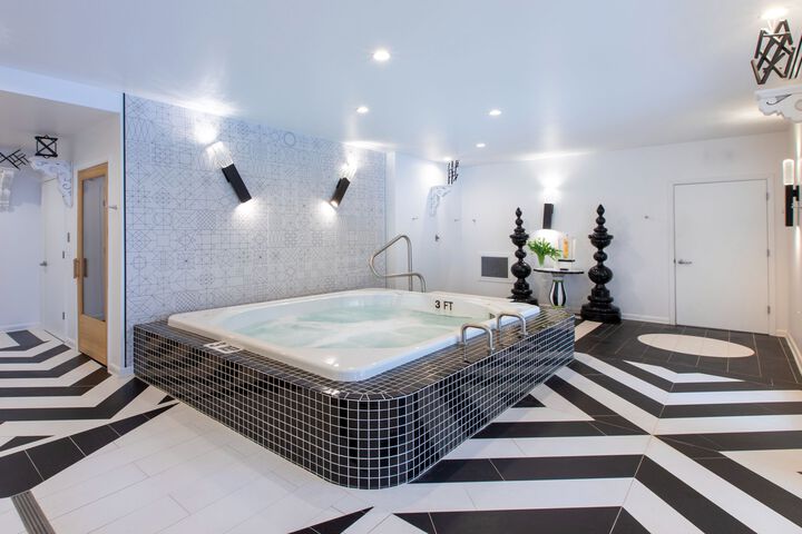Hot Tub 83 of 258