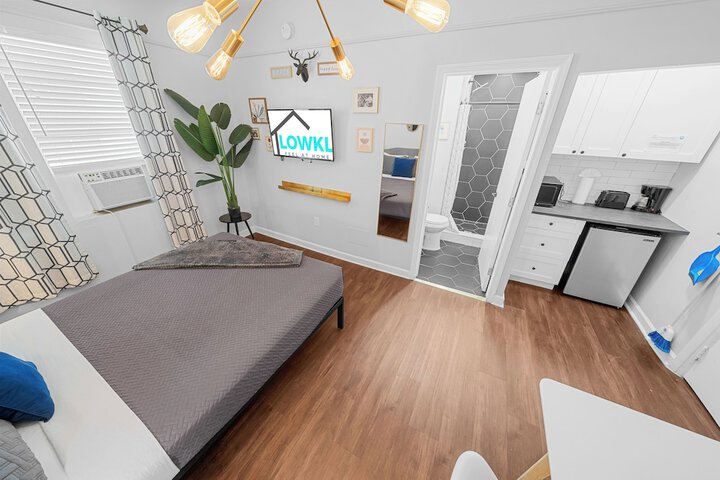 Standard Queen Studio with Kitchenette (20 of 20)