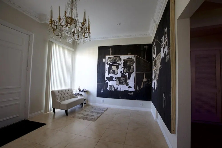 Room 9 of 20