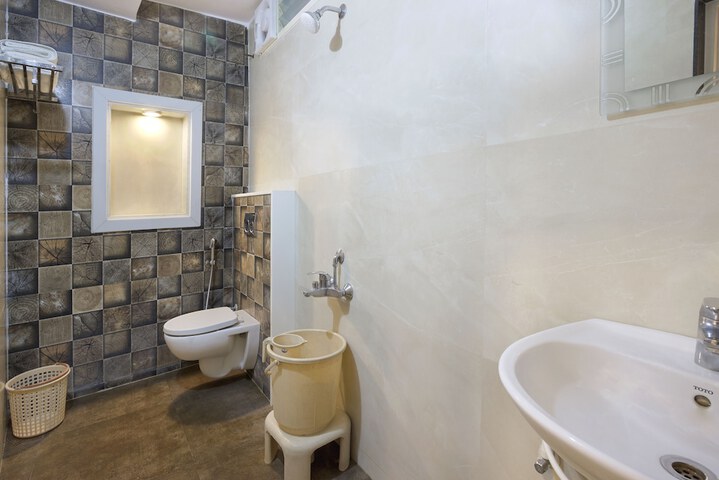 Clean Restrooms
