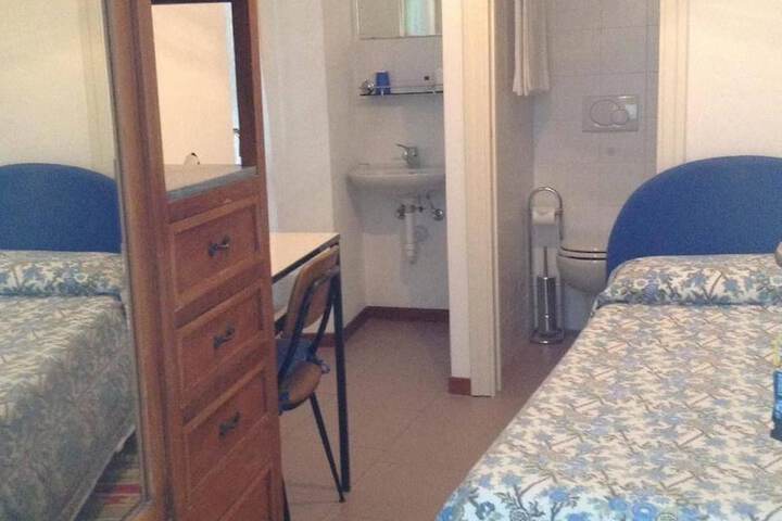 Room 7 of 20
