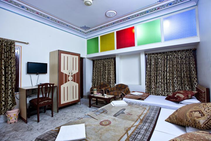 Room 43 of 113