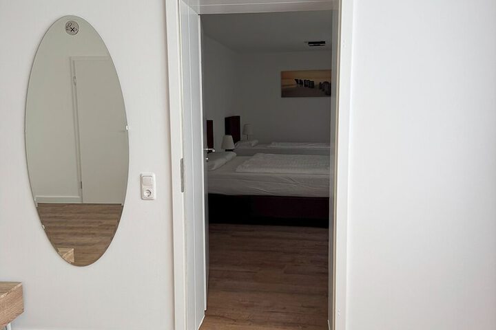 Room 10 of 25