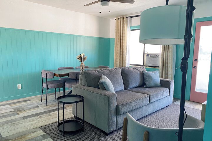Room 2 of 86