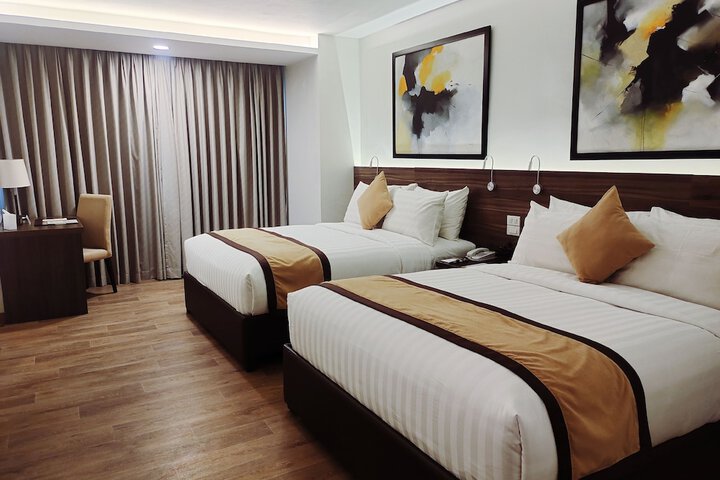 Room 9 of 34