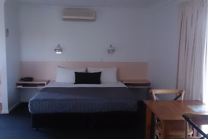 Room 2 of 42