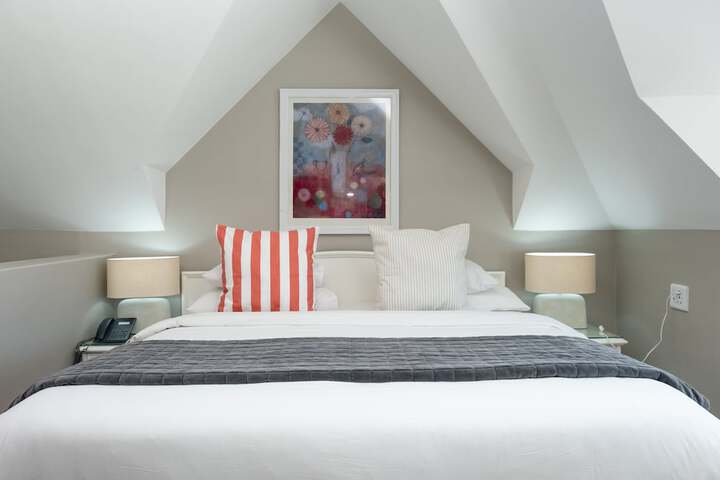 Room 21 of 168