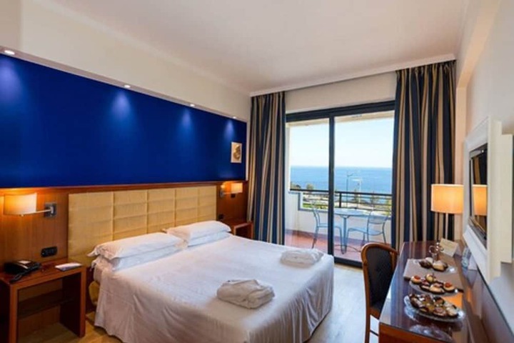 Room 21 of 76