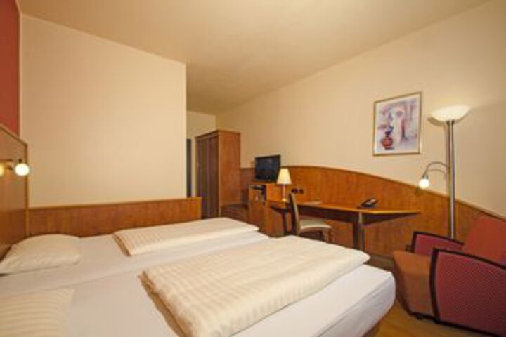 Room 45 of 84