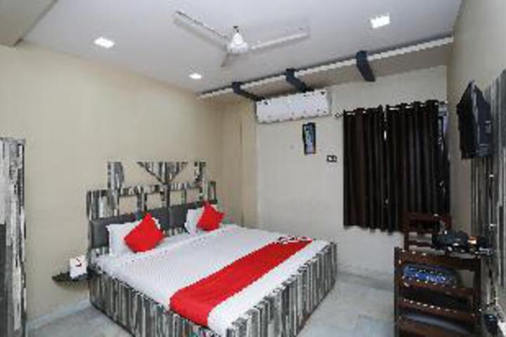 Room 2 of 2