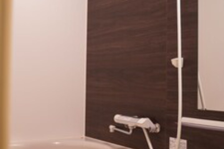 Room 2 of 16