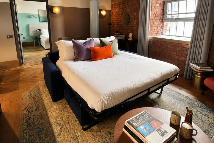 Room 77 of 100