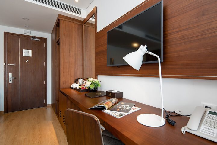Room 15 of 68
