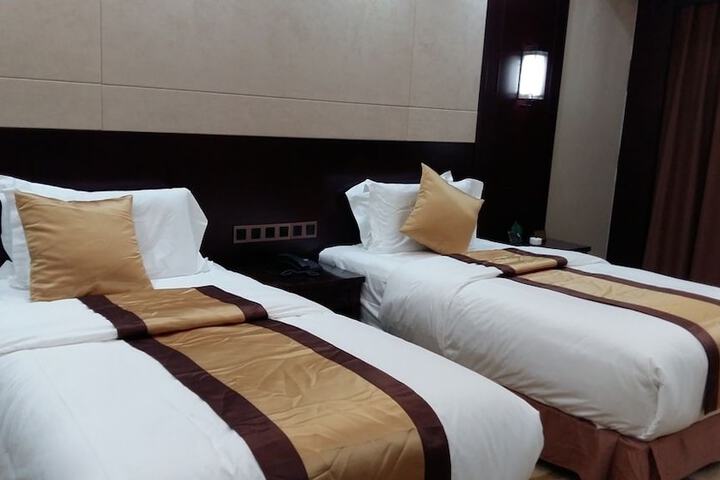Room 14 of 48