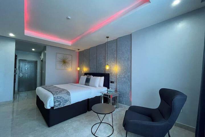 Room 11 of 24