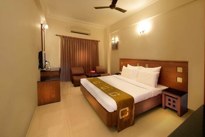 Room 15 of 33