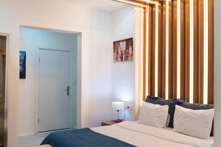 Room 9 of 50