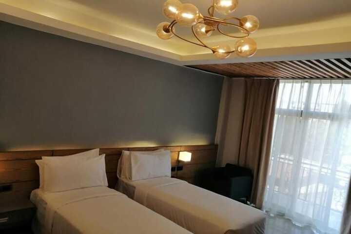 Room 30 of 173