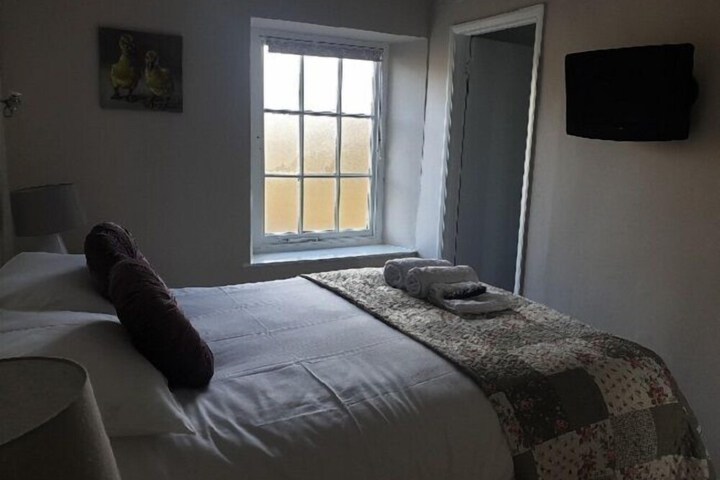 Room 11 of 34