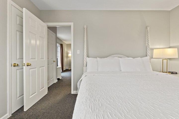 Room 3 of 49