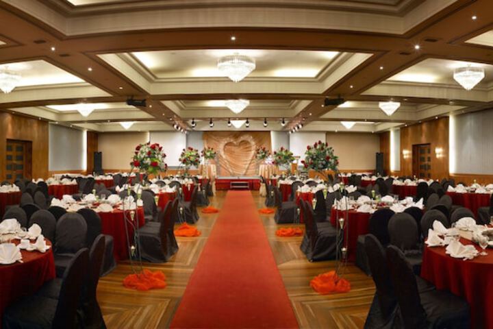 Ballroom/Hall 21 of 30