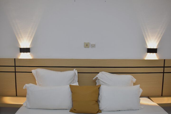 Room 5 of 43