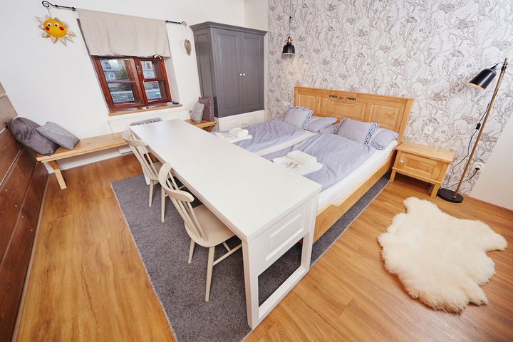 Room 19 of 48