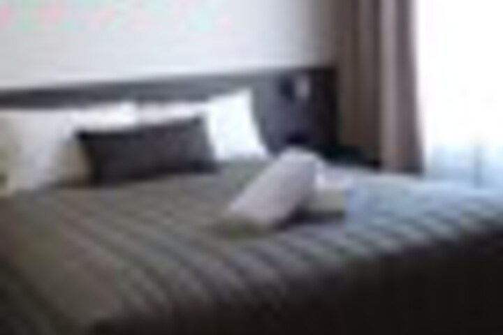 Room 26 of 144