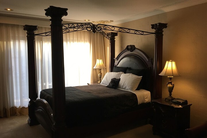 Room 8 of 61