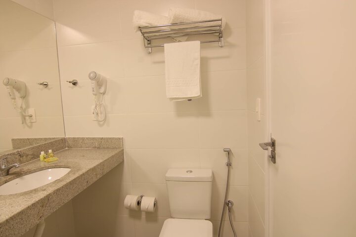 Room 15 of 28