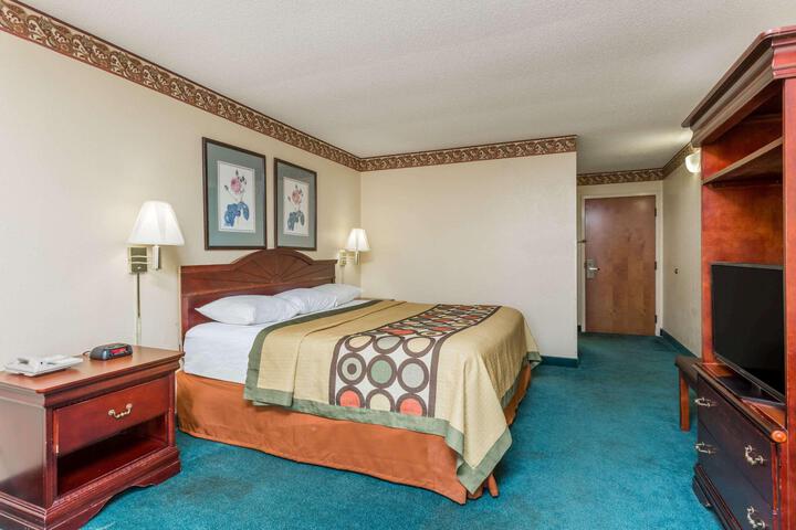 1 King Bed (8 of 12)
